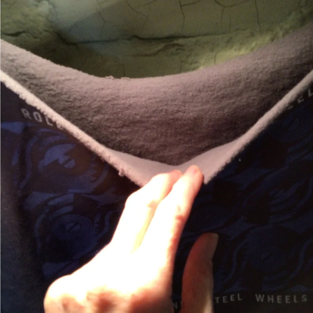 New! Vintage off shoulder Stones Steel wheels Gray  Sweatshirt - Picture 3 of 3